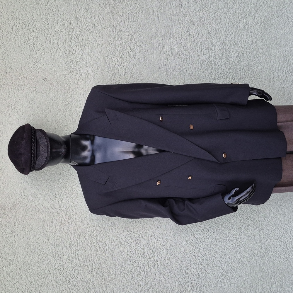 Countess Mara for Baron's Men's Vintage Luxury Sport Coat (Gold Button Accents)